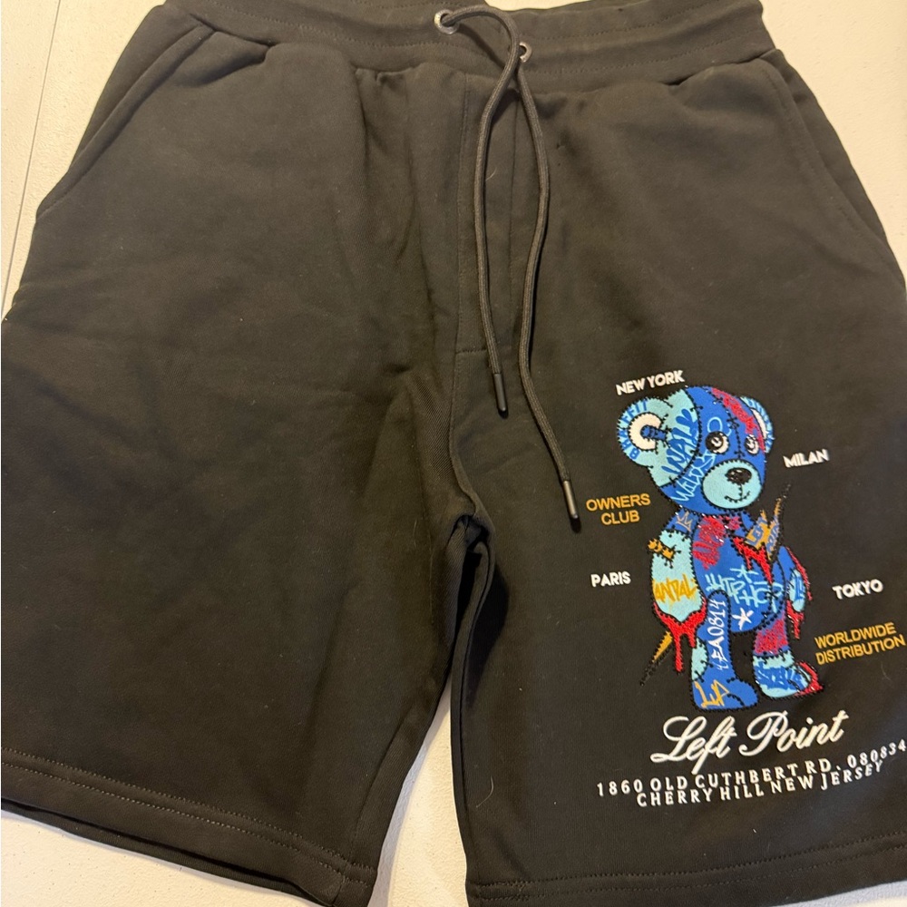 NEW Left Point Graphic Black Bear Embroidery Rhinestones NYC Mens Small Shorts